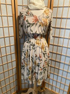 Kate and Lily Floral V-Neck Elastic Waist Dress in Cream (Item No. B23)